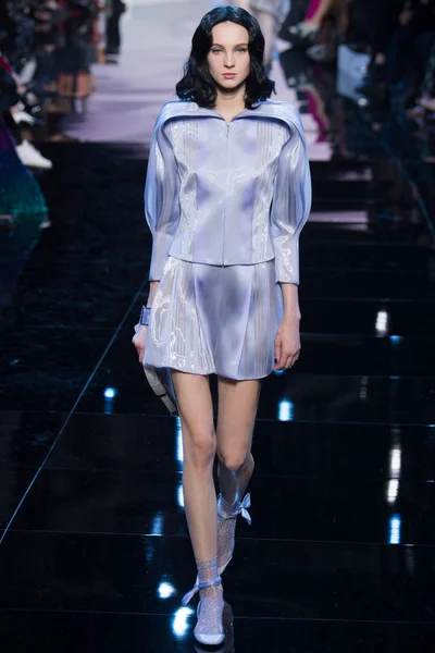 Look 13